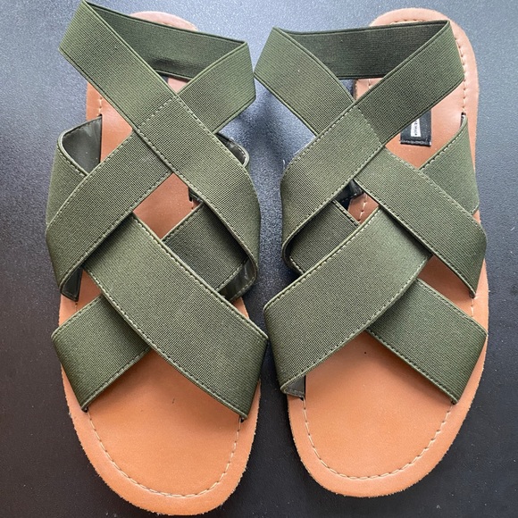 Design Lab Sandals - Picture 4 of 4